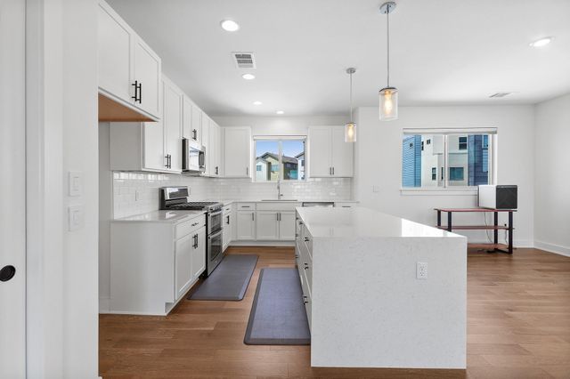 5315 La Crosse Ave 16, Austin, TX 78739