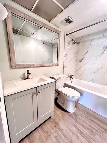 7000 NW 17TH Street 109, Plantation, FL 33313