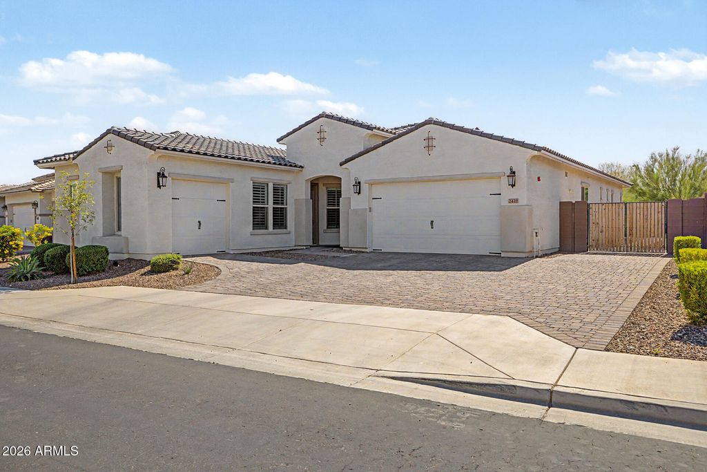 2418 N 211TH Lane, Buckeye, AZ 85396 — photo 2