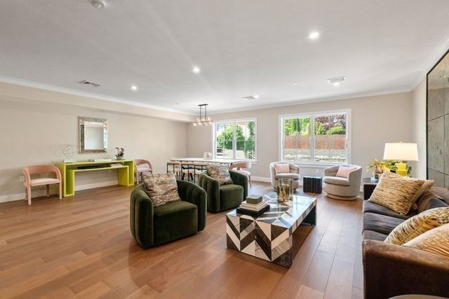 425 Lagrange Street 107, Boston, MA 02132