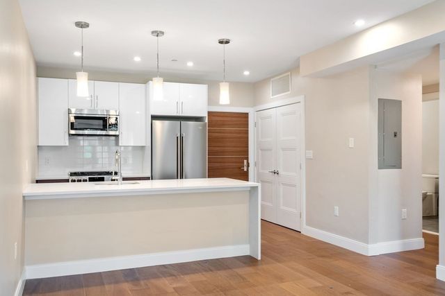 425 Lagrange Street 107, Boston, MA 02132