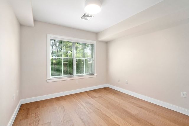 425 Lagrange Street 107, Boston, MA 02132