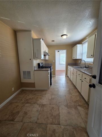 938 Ford, Corona, CA 92879