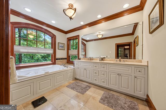 795 Chenocetah Drive, Cornelia, GA 30531