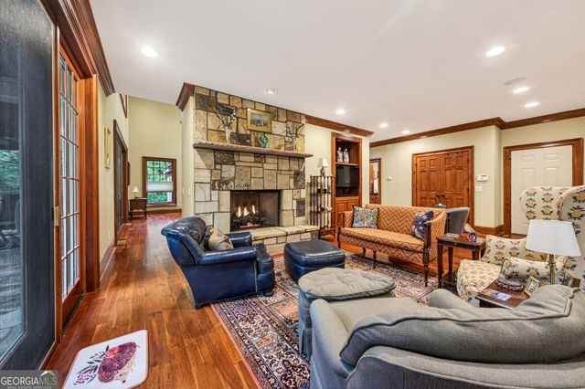 795 Chenocetah Drive, Cornelia, GA 30531