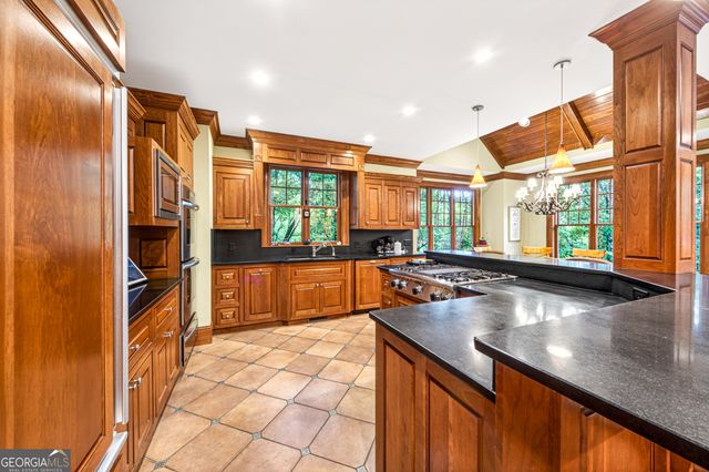 795 Chenocetah Drive, Cornelia, GA 30531