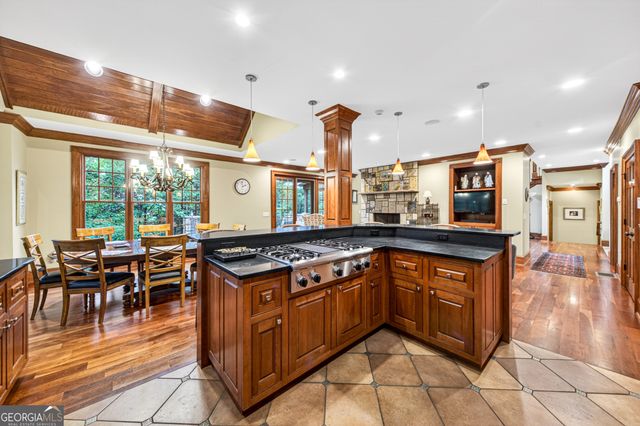 795 Chenocetah Drive, Cornelia, GA 30531