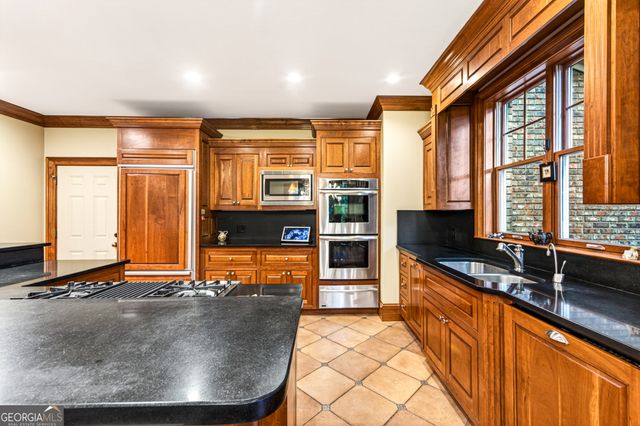 795 Chenocetah Drive, Cornelia, GA 30531