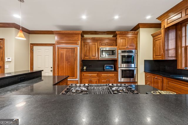 795 Chenocetah Drive, Cornelia, GA 30531
