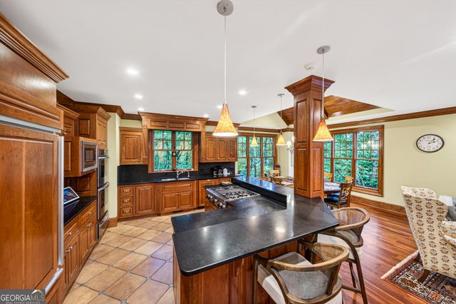 795 Chenocetah Drive, Cornelia, GA 30531