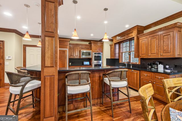 795 Chenocetah Drive, Cornelia, GA 30531