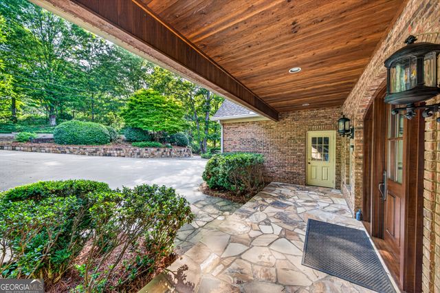 795 Chenocetah Drive, Cornelia, GA 30531