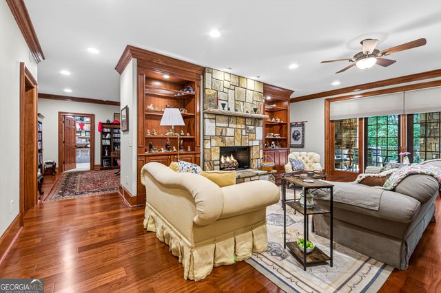 795 Chenocetah Drive, Cornelia, GA 30531