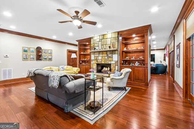 795 Chenocetah Drive, Cornelia, GA 30531