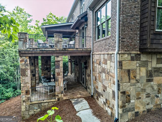 795 Chenocetah Drive, Cornelia, GA 30531