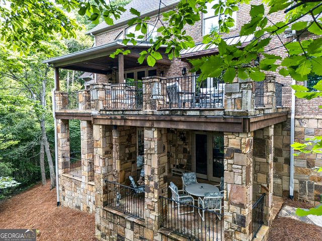 795 Chenocetah Drive, Cornelia, GA 30531