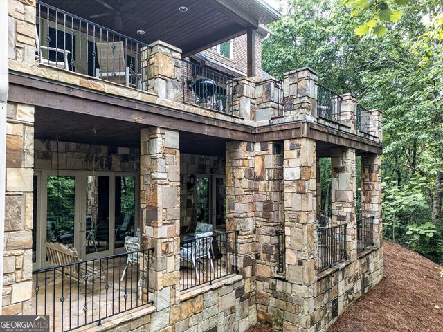 795 Chenocetah Drive, Cornelia, GA 30531