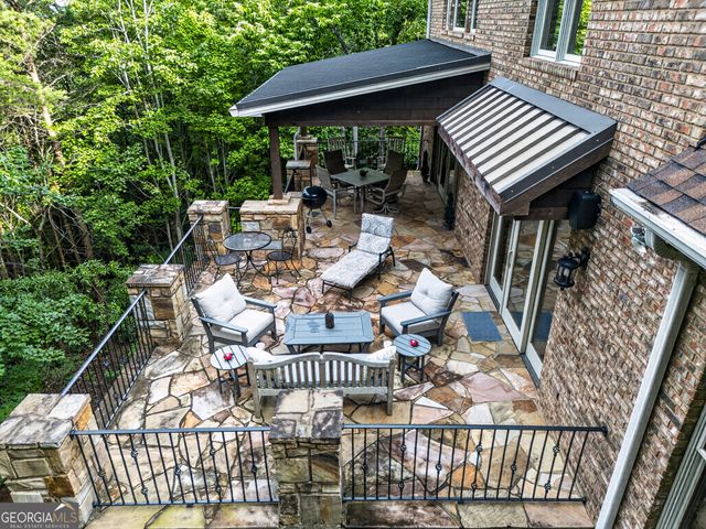 795 Chenocetah Drive, Cornelia, GA 30531