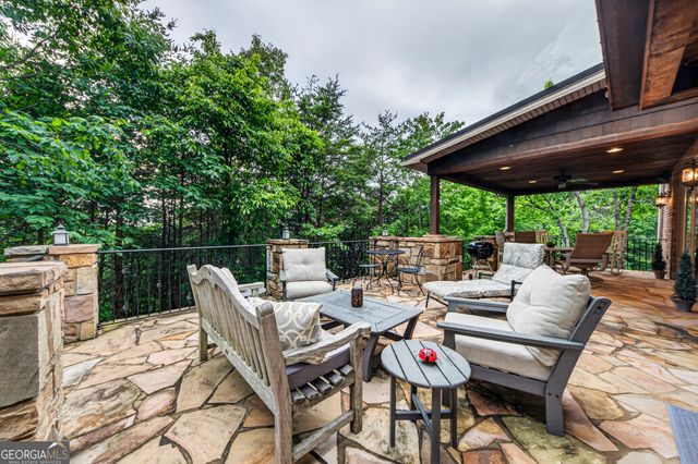 795 Chenocetah Drive, Cornelia, GA 30531