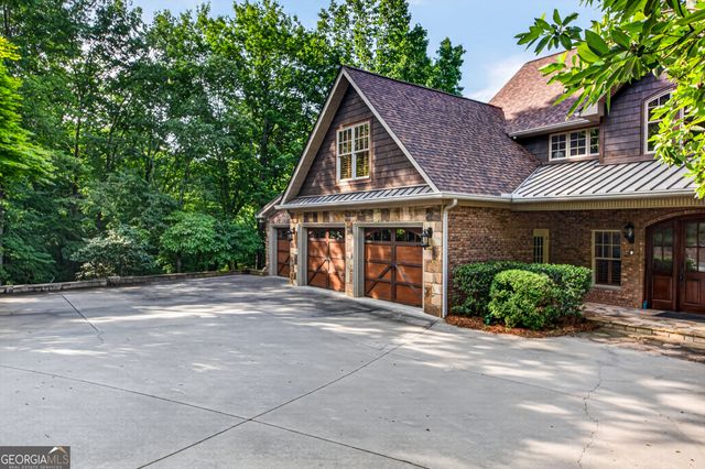 795 Chenocetah Drive, Cornelia, GA 30531