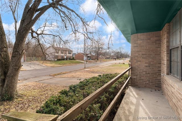 4601 Dunbar Drive, Jeffersonville, IN 47130