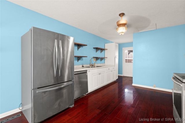 4601 Dunbar Drive, Jeffersonville, IN 47130