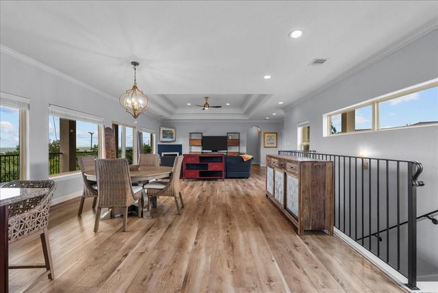202 Debbie Lane, San Leon, TX 77539