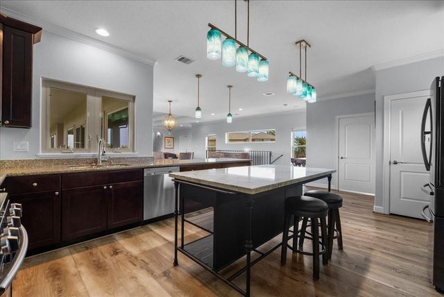 202 Debbie Lane, San Leon, TX 77539
