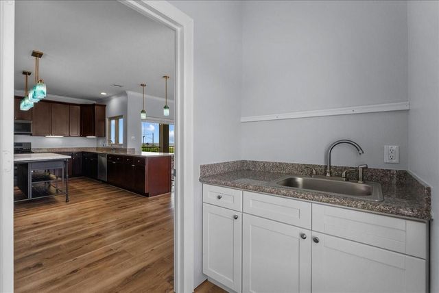 202 Debbie Lane, San Leon, TX 77539