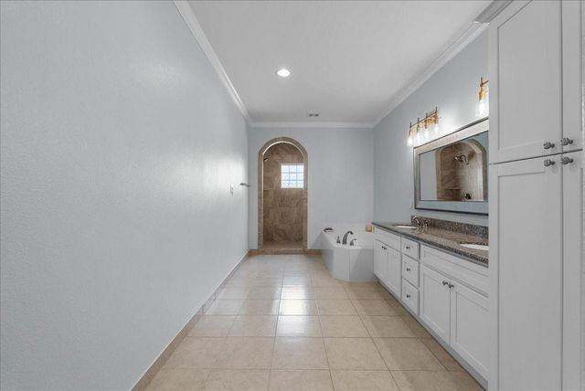 202 Debbie Lane, San Leon, TX 77539