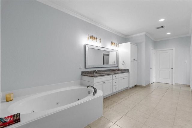 202 Debbie Lane, San Leon, TX 77539