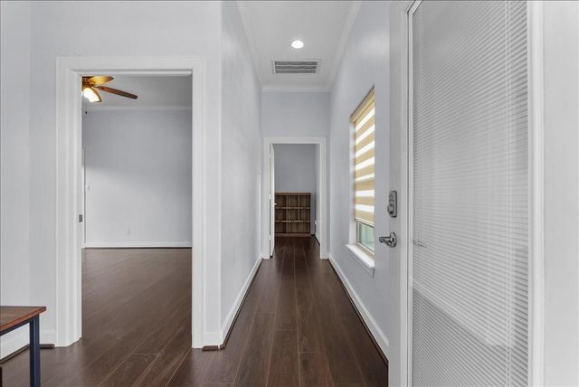 202 Debbie Lane, San Leon, TX 77539
