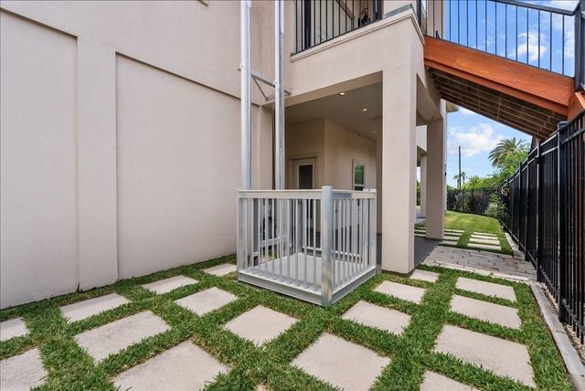 202 Debbie Lane, San Leon, TX 77539