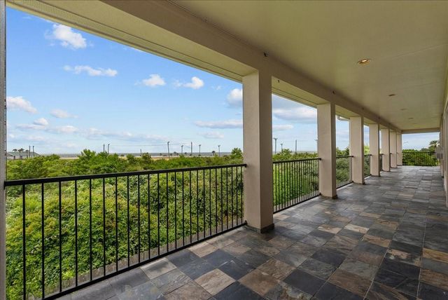 202 Debbie Lane, San Leon, TX 77539