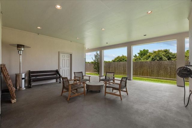 202 Debbie Lane, San Leon, TX 77539