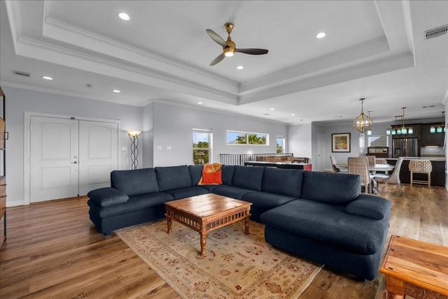 202 Debbie Lane, San Leon, TX 77539