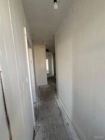 602 Wood River Avenue, Wood River, IL 62095