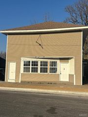 602 Wood River Avenue, Wood River, IL 62095
