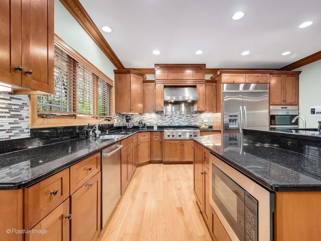 13001 Ravine Drive, Lemont, IL 60439