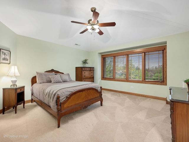 13001 Ravine Drive, Lemont, IL 60439