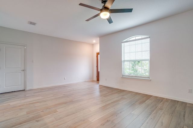 1605 River Crossing Drive, Anna, TX 75409