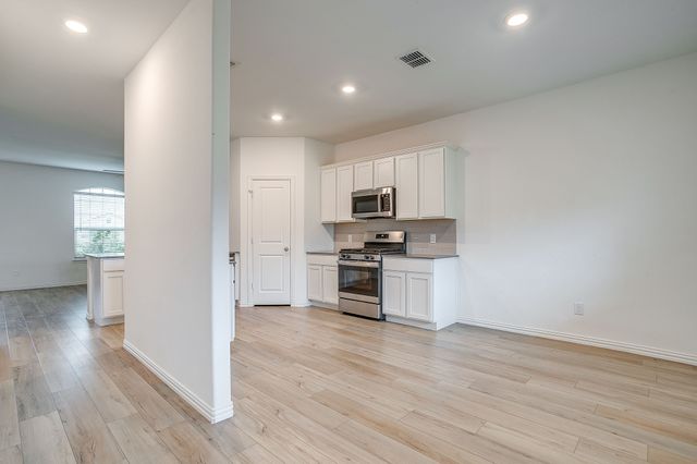 1605 River Crossing Drive, Anna, TX 75409