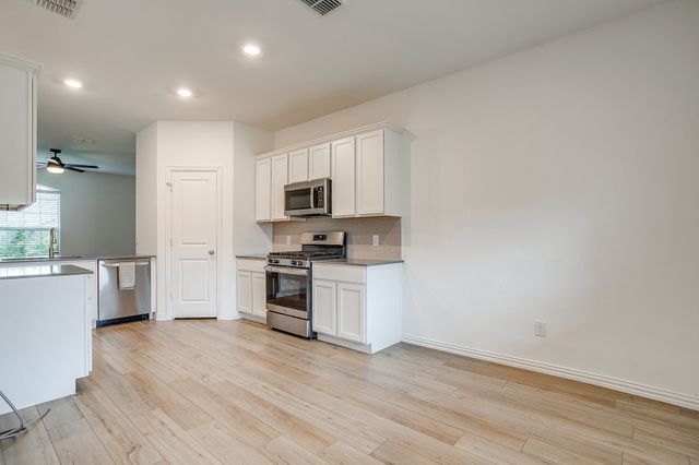 1605 River Crossing Drive, Anna, TX 75409