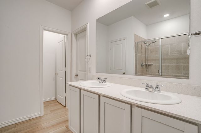 1605 River Crossing Drive, Anna, TX 75409