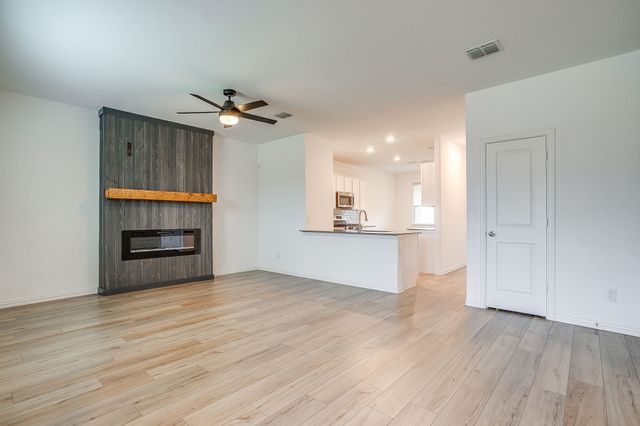 1605 River Crossing Drive, Anna, TX 75409