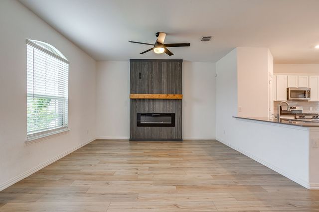 1605 River Crossing Drive, Anna, TX 75409