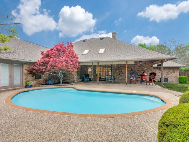 6812 Riverdale Drive, Fort Worth, TX 76132