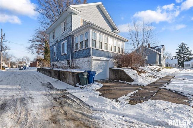 2111 MISSISSIPPI Avenue, Davenport, IA 52803