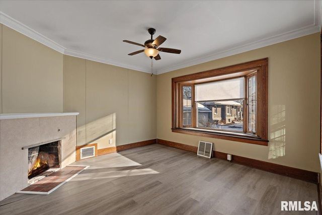 2111 MISSISSIPPI Avenue, Davenport, IA 52803