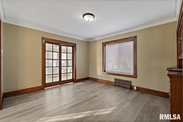 2111 MISSISSIPPI Avenue, Davenport, IA 52803